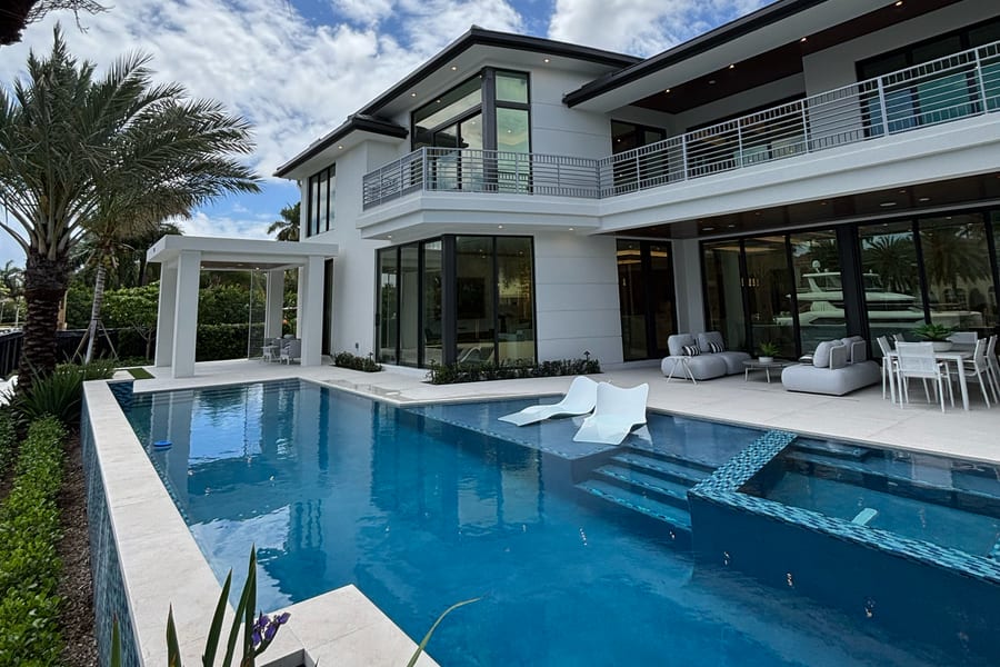 Modern home with a pool deck in Las Olas Isles, Fort Lauderdale